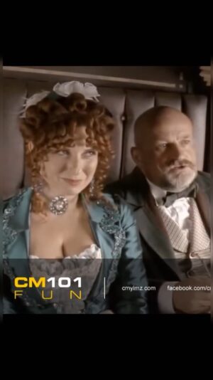 Demet Tuncer Instagram - People can’t believe the woman playing the British woman is actually ME!! 
Yes! The real english in the film was my actor husband “Jack” amazing actor from London! @grahamhoadly !! Love love his craft!

My funnest movie role,set,production so far! 
I loved acting with these talented and creative people! I will go back for such projects anytime!🙏🏻❤️✨ 

Ma daaahlins! Yahşi Batı ekran mesajları geliyor epeydir DM’e! Sanırım bu aralara sık veriliyor tvde. 

Ama, O kadar çok bu İngiliz kadının ben olduğuma şaşıranınız olmuş ki..!! 

Yahu Amerikalı oynarken Amerikalı olduğuma inandınız 1000 yıldır, İngiliz oynayınca niçüüün bu şaşırmalar?!!🤣🤣 

Ama peki şunu ekleyeyim, Cem İngilterede master montaj işini yaptırırken, seyrettirdiğinde onlar da çok beğenip, Londrada hangi ajansdan bulduğunu  sormuşlar ahahahah! O yüzden doğru yoldayız! Şaşırtmalara devam! 

Valla böyle güzel projeler keşke bolca olsa da ben de o projelere gitsem Türkiye’ye! Haydi evren aldın sen mesajı!

-Pekiii, Kimler bu İngilizin ben olduğunu biliyordu bakiiiim???
.
.
.
.
.
#yahşibatı #yahşibatıfilm #cemyilmaz #ingiliz #turkishactresses #türkkadınoyuncu #turkishcomedymovie
