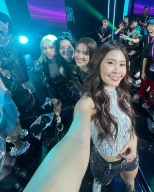 Denise Camillia Tan Instagram - Ready to BOOMBAYAH tonight ❤️‍🔥

Catch us LIVE tonight at 7:30pm on @mewatch.mediacorp for #PresidentsStarCharity ! 

#mediacorpPresidentsStarCharity