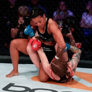 Denise Kielholtz Instagram - Dangerous 𝒘𝒉𝒆𝒓𝒆𝒗𝒆𝒓 the fight goes! ⚔️

@missdynamite takes on Sumiko Inaba in Chicago! Will she snap the undefeated prospect's winning streak? 🤔

#Bellator301 | Fri, Nov 17th | @wintrustarena