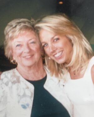 Denise Austin Instagram - Happy MOTHER’S Day!!!! Being a Mom to my two wonderful girls has been the biggest BLESSING in my life!! I’m honored to be their mother and so PROUD of the incredible women they’ve become!! Today, I would also like to reflect on my amazing Mom, I miss her dearly …She was the BEST Mom EVER.. …kind…loving…thoughtful…and overall just has a beautiful heart!! If you’re missing your Mom I am with you and sending you a big hug!!! And if you’re a Mom or celebrating your Mom or special mother figures in your life, I hope you have the BEST day!! Sending so much love to you all!! I LOVE being a Mom more than anything else in the whole wide world……Xoxo
