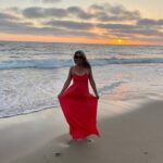 Denise Austin Instagram - Happy Sunday!! I hope you have taken some time to rest, recharge and enjoy your weekend… You deserve it and YOU are worth it!! Let’s all start out tomorrow with a great attitude and here’s to a fantastic week ahead!!!Xoxo