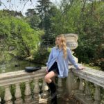 Denisse Peña Instagram - 🦢🫂🧚🏻 @pullandbear #pullandbearcommunity
