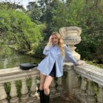 Denisse Peña Instagram - 🦢🫂🧚🏻 @pullandbear #pullandbearcommunity