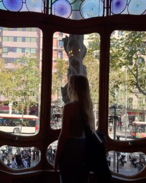 Denisse Peña Instagram - Una chica muy feliz 48h en Bcn haciendo todos los planes de turista posibles ✨