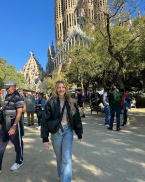 Denisse Peña Instagram - Una chica muy feliz 48h en Bcn haciendo todos los planes de turista posibles ✨