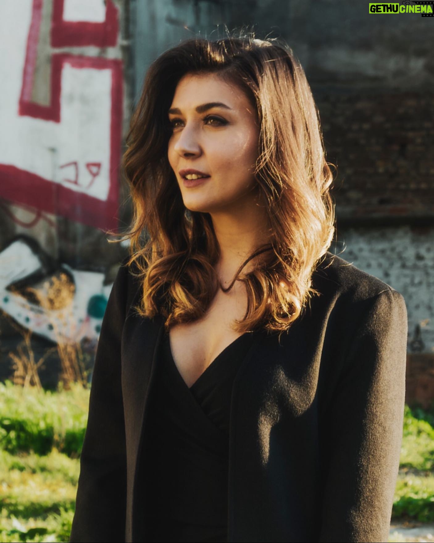 Deniz Bolışık - 4.6K Likes - Aklımdan Ne Geçtiyse 🤩 📒 @womensstyletr 📷 @tolgaozgal 👗 @kithandkinofficial
