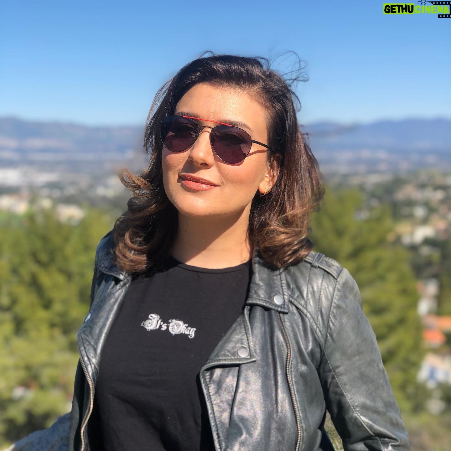 Deniz Bolışık - 2.4K Likes - Sanki her şey çok güneşliymişcesine…