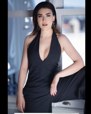 Deniz Bolışık Instagram - 🤍🩵🩶🖤