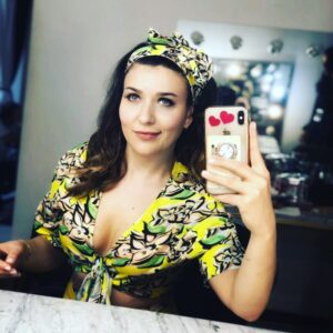 Deniz Bolışık Instagram - Işıklı Aynalar Biraz Özleşicez ❤️❤️❤️❤️❤️❤️❤️❤️❤️
👗@kithandkinofficial 👗