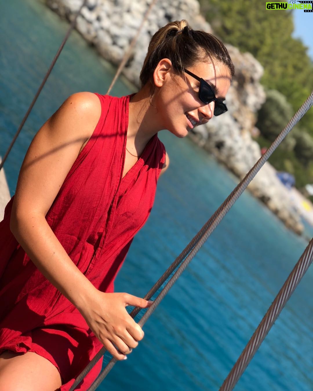 Deniz Bolışık - 3.1K Likes - Seviyorum bu #deniz işlerini... 🧜♀️