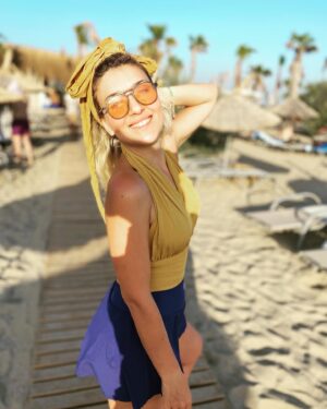 Deniz Bolışık Instagram - İyi Bayramlar ☺️

👗 @clandestino_istanbul 
📸 @enes_unlucan