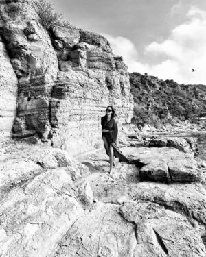Deniz Barut Instagram - O uzakta uçan kuş…