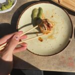 Deniz Barut Instagram - “Ben 4 kişiyim: 1 ben, 2 içimdeki, 3 aynadaki, 4 kalbimdeki... Ben’i geç, içimdeki zaten deli, kır aynadakini. Ya kalbimdeki?” …