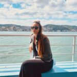 Deniz Barut Instagram - “Ben 4 kişiyim: 1 ben, 2 içimdeki, 3 aynadaki, 4 kalbimdeki... Ben’i geç, içimdeki zaten deli, kır aynadakini. Ya kalbimdeki?” …