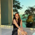 Deniz Durmaz Instagram – Harikaaaa bi akım buldum,esinlendim size sundum. Tüm bekaaarlarrr sorun sorularınızı evlilere. Hanımlar,beyler cinsiyet ayrımı olmaksızın sorulan her bekar soruya cevap veriniz lütfen😀 Sevgili bekarlar aklınızda soru kalmasın. Son zamanlarda ne yaşadıysanız sorun. Evlilik yolunda olanlar,girmek üzere olanlar,kavga edenler,kaynana dertlileri,görümce sorunları hepsini cevaplayan evliler yorumlarda sizleri bekliyor olacak😀.
.
.
.
.
.
#evliler #bekar #evlilik #karıkoca #sevgili #mizah #komedi