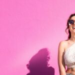 Denyzee Instagram - Souvenir d’un cool photoshoot à Los Angeles 📸 avec la merveilleuse @tammievalerofficial. J’ai toujours rêvé faire des shooting photo, pourtant je suis toujours gênée quand vient le moment d’être devant la caméra et de paraître décontractée. Je met mon cerveau sur off et je souris 😂😂 J’adore trouver un photographe dans les endroits que je visite et immortaliser ces moments, c’est comme un petit cadeau que je me fais, pour avoir un souvenir des moments heureux que je vis 🤍 un peu de self love, ça fait du bien et je vous encourage à prendre ce petit temps de bonheur pour vous, même si ça vous gêne. Quelle est la chose que vous aimeriez faire mais que vous n’osez pas? Hâte de lire vos commentaires 🎉 #fashion #photoshoot #la #losangeles #outfit #ootd #fashionblogger #fashionstyle #trusttheprocess #trust #confiance #motivation #motivational #paulsmith #paulsmithpinkwall #pinkwall #pinkaesthetic