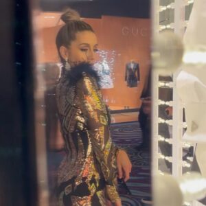 Denyzee Instagram - Bonsoir Paris, Bonsoir Québec, ici Céline! (de wish) 🤣🤣 Nouvelle vidéo sur YouTube! Qui l’a vu? Voici un petit photo dump de ces incroyables moments à Las Vegas 🎰✨ Notez la ressemblance sur /10 dans les commentaires. 

Thanks to @bodyguard_buddha for being our angel of the day!

Merci à mon équipe de choc @manontuf et @amandine_gros_ ✨

#celine #celinedion #24h #doppleganger #sosie #sosiecelinedion #sosies #lasvegas #vegas #photodump #decemberdump #celinedionvegas