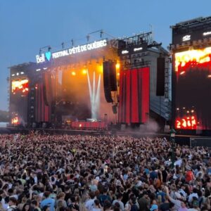 Denyzee Instagram - Photo dump de hier. Je vis ma meilleure vie 😻🎉🤍 

Soirée electro au @festivaleteqc c’était incroyable, avec @nervomusic @gryffin et @illenium quelle soirée! 

Comment se passe votre été? Est-ce que vous êtes déjà allé dans un festival de musique?

#music #musicfestival #festival #festivaloutfit #feq #festivaldetedequebec #festivaleteqc