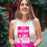 Denyzee Instagram - La tournée commence demain! J’ai super hâte de pouvoir vous prendre dans les bras, de vous rencontrer et de mettre des visages sur des gens qui me soutiennent! Écrire un livre, c’est tellement un énorme projet, beaucoup de travail, mais vous voir l’avoir dans les mains, le lire et m’envoyer vos retours est la plus belle des récompenses que j’ai pu expérimenté dans ma vie. Ça transcende toutes les émotions que j’ai pu expérimenter jusqu’à présent, c’est vraiment fou de me dire que jusqu’à présent j’avais pu « aider » et « challenger » une dizaine de mes proches à sortir de leur zone de confort, mais qu’à partir de maintenant je peux en challenger des centaines de milliers en même temps! 🤍 Autant que l’avenir et les réseaux sociaux me font parfois peur, autant que je trouve l’impact extrêmement puissant et incroyable! 🤯🤩 Merci à tous pour vos retours et j’ai hâte de vous rencontrer 🫶 #livre #maintenantoujamais #book #livreaddict #livres #sortielivre @editionsmichellafon