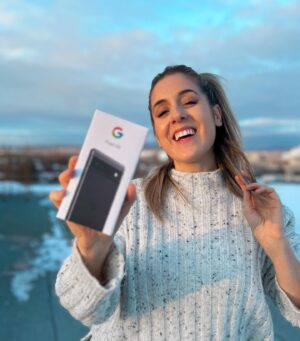 Denyzee Instagram - 🎄 CONCOURS 🎄J’ai décidé de vous gâter à la dernière minute ✨ Je vous offre le magnifique Google Pixel 6a qui a un des meilleurs appareils photos et caméra intégré dans un smartphone et une autonomie de batterie qui dépasse toutes les attentes!

Pour participer:
👉🏼 Abonne-toi à mon compte @denyzee_
👉🏼 Like cette publication
👉🏼 Tague 3 amis que tu prendrai en photo avec ce tel 🤳
🍀 Bonus: partage en story pour plus de chances!

Le concours est valable pour les résidents français et canadiens uniquement, le tirage au sort sera effectué le 30 décembre. Le gagnant sera annoncé en story le 31 décembre! Activez les notifications 📣 

Qui sera l’heureux gagnant? 🍀 🤩🎄🎁 

#concours #phone #googlepixel6a #googlepixel #concoursinstagram #concoursfrance #concoursfr