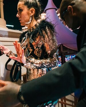 Denyzee Instagram - Bonsoir Paris, Bonsoir Québec, ici Céline! (de wish) 🤣🤣 Nouvelle vidéo sur YouTube! Qui l’a vu? Voici un petit photo dump de ces incroyables moments à Las Vegas 🎰✨ Notez la ressemblance sur /10 dans les commentaires. 

Thanks to @bodyguard_buddha for being our angel of the day!

Merci à mon équipe de choc @manontuf et @amandine_gros_ ✨

#celine #celinedion #24h #doppleganger #sosie #sosiecelinedion #sosies #lasvegas #vegas #photodump #decemberdump #celinedionvegas