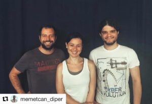 Derya Artemel Instagram - #Repost @memetcan_diper with @get_repost
・・・
Bizim Tiyatro’nun 2019-2020 sezonunda sahneleyeceği Roland Topor’un Masanın Altında oyunu provaları devam ediyor.. 😊 @bizim_tiyatro #rolandtopor #masanınaltında #bizimtiyatro