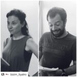Derya Artemel Instagram - #Repost @bizim_tiyatro with @get_repost ・・・ Bizim Tiyatro’nun yeni oyunu “Masanın Altında”nın provaları başladı. #masanınaltında #rolandtopor #bizimtiyatro