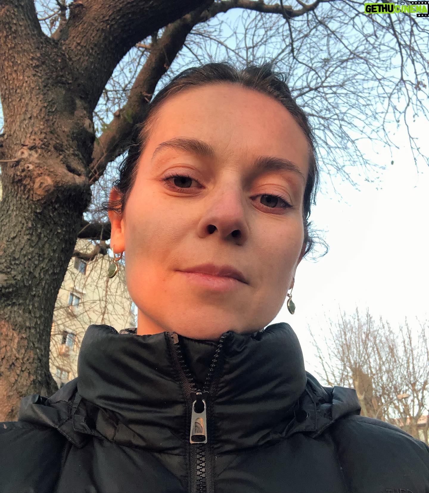 Derya Artemel - 2.4K Likes - sonbahar - kış 🍁🌦💛