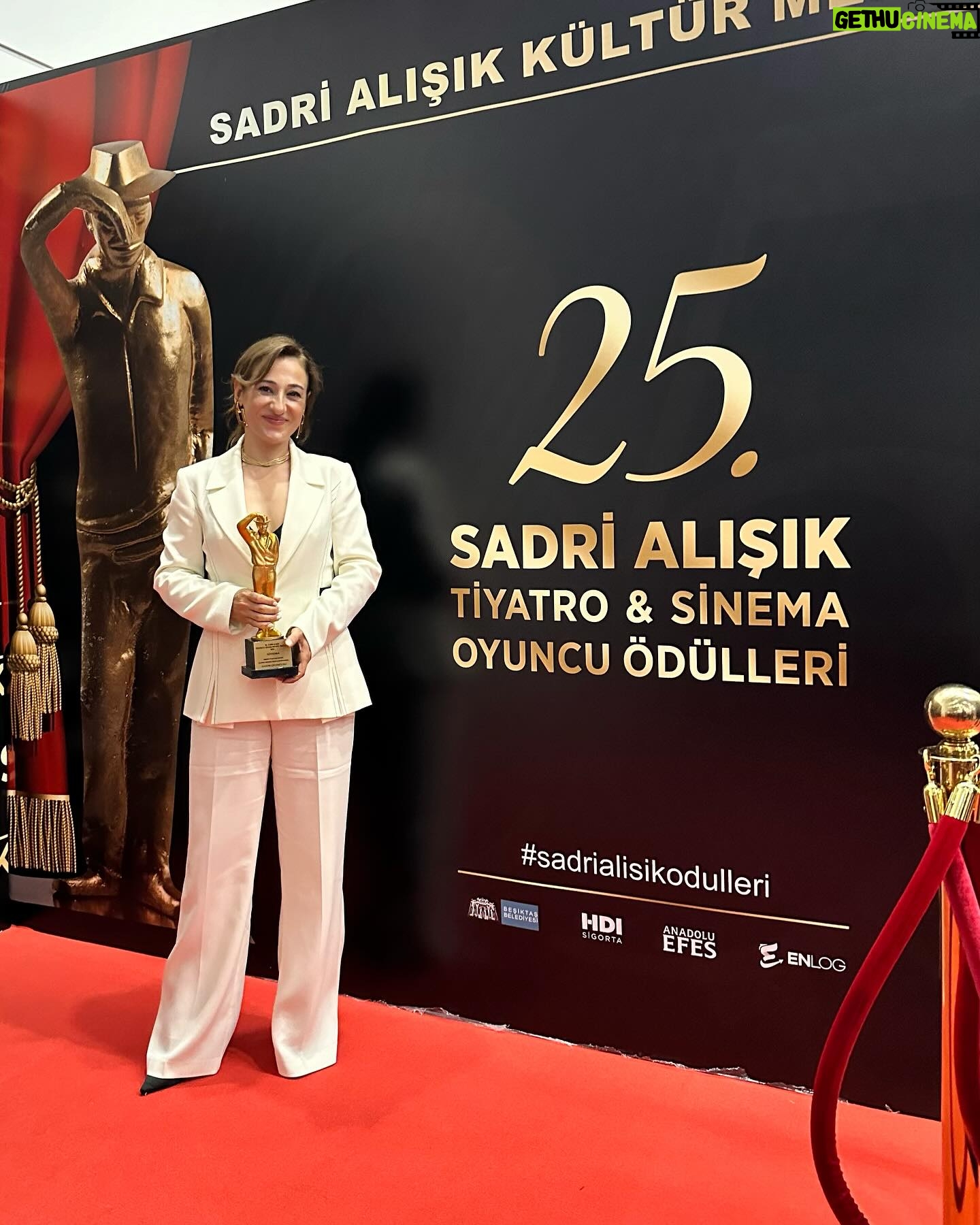 Derya Karadaş - 6.7K Likes - Dün çok güzeldi.
@sadrialisikodulleri 🤩