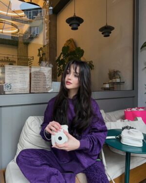 Derya Pınar Ak Instagram - 💜
styling: @elifduzgunzzz