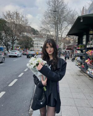 Derya Pınar Ak Instagram - .*･｡ﾟᵕ~☆.*･｡ﾟ
styling: @elifduzgunzzz 
@lesbenjaminsturkiye