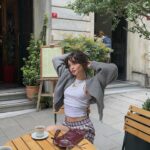 Derya Pınar Ak Instagram - ☕️🫧💕👭🏻🕊️
