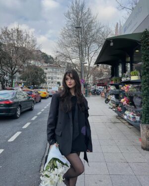 Derya Pınar Ak Instagram - .*･｡ﾟᵕ~☆.*･｡ﾟ
styling: @elifduzgunzzz 
@lesbenjaminsturkiye