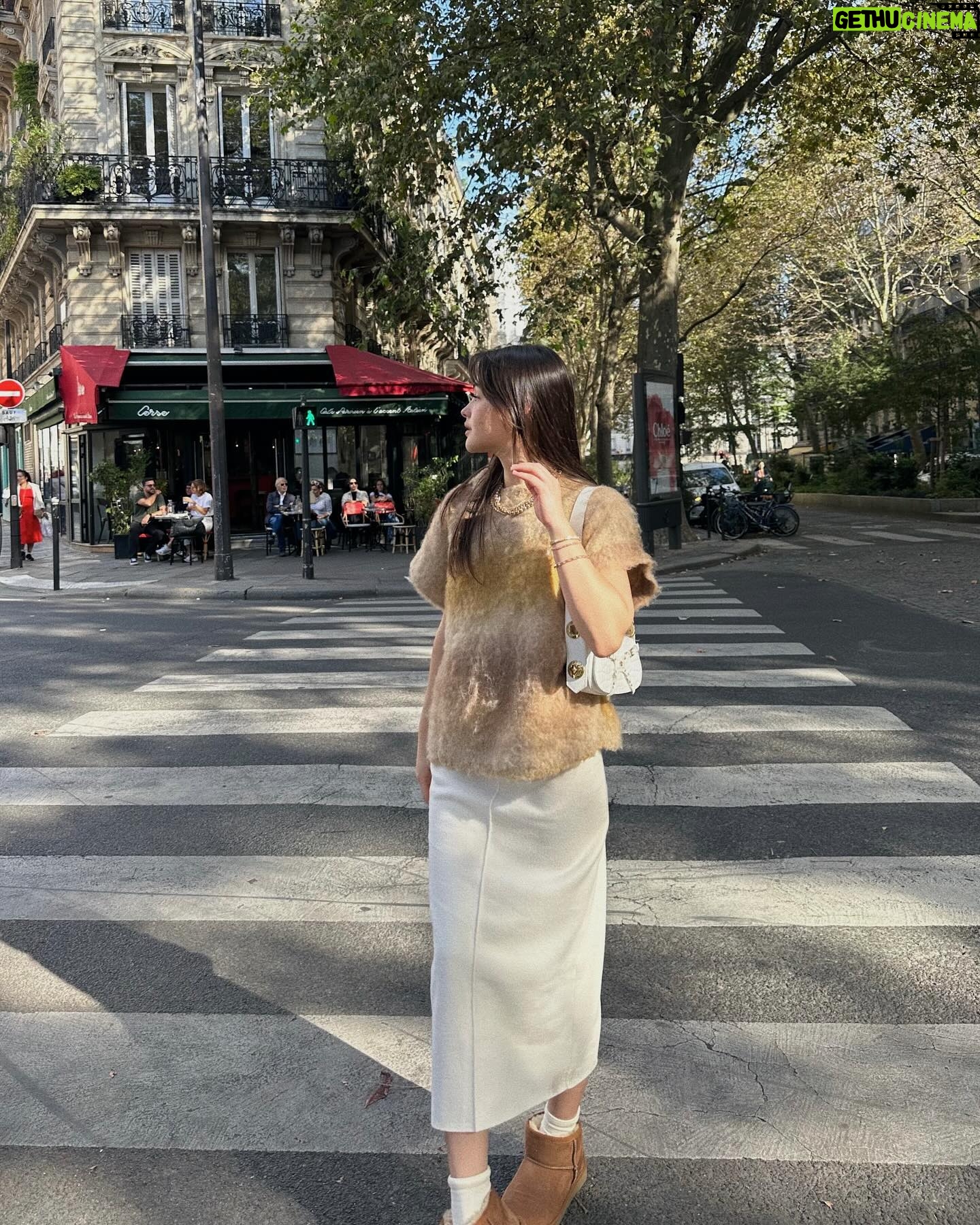 Derya Pınar Ak Instagram - Paris dump❤️