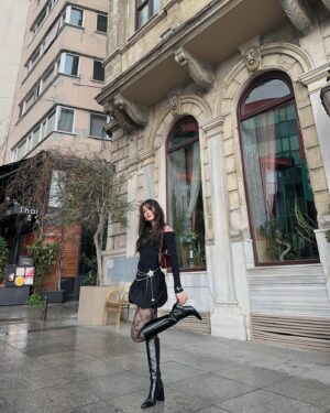 Derya Pınar Ak Instagram - 🪅
@elifduzgunzzz