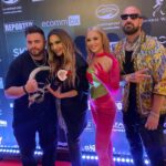 Despina Vandi Instagram - Σας ευχαριστώ από καρδιάς όλους για τις χθεσινές απονομές! Ναι είναι προσωπική έκφραση το τραγούδι αλλα είναι σημαντικό να έχεις και τους σωστούς ανθρώπους να σε στηρίζουν σε αυτό για να προκύπτει η μαγεία! Αυτή τη μαγεία της επικοινωνίας και της σύνδεσης μεσα από τη μουσική 30 χρόνια μετά! @g_arsenakos σε ευχαριστώ! @superfm_radio υπέροχη βραδιά! @kingsofficial απλά σας λατρευω!