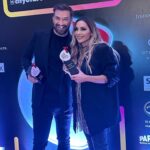 Despina Vandi Instagram - Σας ευχαριστώ από καρδιάς όλους για τις χθεσινές απονομές! Ναι είναι προσωπική έκφραση το τραγούδι αλλα είναι σημαντικό να έχεις και τους σωστούς ανθρώπους να σε στηρίζουν σε αυτό για να προκύπτει η μαγεία! Αυτή τη μαγεία της επικοινωνίας και της σύνδεσης μεσα από τη μουσική 30 χρόνια μετά! @g_arsenakos σε ευχαριστώ! @superfm_radio υπέροχη βραδιά! @kingsofficial απλά σας λατρευω!
