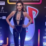 Despina Vandi Instagram - Σας ευχαριστώ από καρδιάς όλους για τις χθεσινές απονομές! Ναι είναι προσωπική έκφραση το τραγούδι αλλα είναι σημαντικό να έχεις και τους σωστούς ανθρώπους να σε στηρίζουν σε αυτό για να προκύπτει η μαγεία! Αυτή τη μαγεία της επικοινωνίας και της σύνδεσης μεσα από τη μουσική 30 χρόνια μετά! @g_arsenakos σε ευχαριστώ! @superfm_radio υπέροχη βραδιά! @kingsofficial απλά σας λατρευω!