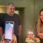 Despina Vandi Instagram - Χρόνια πολλά αγάπη μου!❤️ Να είναι γεμάτα με ευτυχισμένες μέρες και νύχτες! Να κρατιόμαστε έτσι πάντα χέρι-χέρι και να περπατάμε τις διαβάσεις της ζωής! Είσαι ένας υπέροχος άνθρωπος, σύντροφος, φίλος, πατέρας, καλλιτεχνης με τόση γενναιοδωρία ψυχής που σου αξίζουν μόνο τα καλύτερα! Σε λατρευω…❤️