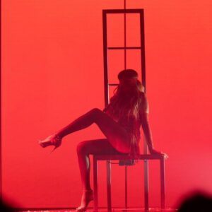 Despina Vandi Instagram - Σας ευχαριστούμε παρα πολύ για τη χθεσινή υποδοχή και τεράστια αγκαλιά που δε σταματήσατε ούτε στιγμή να τραγουδάτε και να χορεύετε!
Καταπληκτική ενέργεια, μεθυστική!!!
@georgesabanis είσαι φανταστικός!!!
@kingsofficial σας λατρευω yahabibia μου!!
Ευχαριστώ όλη την ομάδα μου που ξέρω ποσο πολύ κουράστηκε και δεν έχασε ποτε την καλή της διάθεση που είναι το πιο σημαντικό!!!Τους μουσικούς μου και τους τεχνικούς μου που από Βοστωνη προσγειωθήκαμε Βοτανικό και παρόλη την κούραση ήμασταν εκεί δεμένοι να τα καταφέρουμε!
Ευχαριστώ τον αγαπημένο μου φίλο πάνω από όλα @fokasevagelinos που καθε φορά που συναντιόμαστε το αποτέλεσμα είναι μαγικό καθώς και τον Παντελή Μακα για όλη του την έμπνευση!
@makis_anastasakis καλά κάναμε και δε σε πήραμε μαζί μας στην Αμερική!😂
Το αποτέλεσμα έδειξε πως έπρεπε να μείνεις!
@blathras_tasos το ευχαριστώ είναι λίγο!
Είσαι υπέροχος!
@stavros_papagiannakopoulos σε αγαπάω χρόνια και το ξέρεις!
@brakouliaspanayiotis σε ευχαριστώ που είσαι δίπλα μου έστω κι από μακρυά!😂
@papamerikaterina ακούραστη ψύχραιμη ήρεμη και στα πιο δύσκολα!Σε ευχαριστώ Κατερινιω μου!
Και φυσικά όλο το beauty team μου!
@nakopoulouvaso 
@konstantinosp_8 και @chrysanthithomatos9 αυτήν την υπέρβαση που έκανες δε θα την ξεχάσω ποτε!Σε ευχαριστώ αγάπη μου!
Και για άλλη μια φορά τη μοναδική κορυφαία @celiakritharioti που μέχρι και στη NY κάναμε πρόβες!!!
@iamtheoptimusprime δεν ξεχνιέσαι φυσικά εσυ!😂😂😂
Σας ευχαριστωωωωωωωωωω❤️