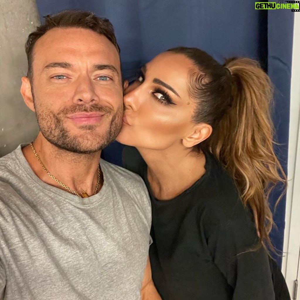 Despina Vandi - 19.5K Likes - Well…hello NY!!!
#nyc #concert #music #friends #backstage @giannetos