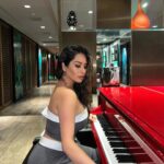 Destiny Monique Instagram – I love this red piano❣️ Just over here looking like I can play. Happy Monday my friends! 😁 
.
.
.
.
#redpiano #piano #fashionstyle #pantssuit #matchingset