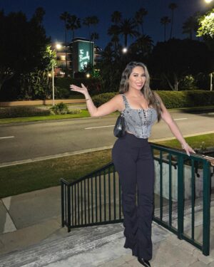 Destiny Monique Instagram - Fashion, Food, Fun….it’s pretty easy to keep me happy. 😁
Corset top by: @ver_luisant_clothing (linked in bio) 
.
.
.
.
#ad #fashion #style #corsettop