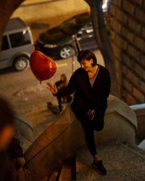 Devin Özgür Çınar Instagram - pozlarımı verdim @oscarsnapshotter çekti, çok da güzel iyi oldu.♥️♥️