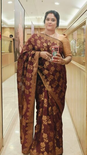Devipriya Instagram - Ya thats meee😌😜🥰
...........❤️😍❤️
#devipriya23_official