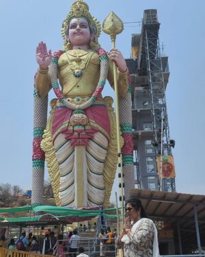 Devipriya Instagram - On my way bk  from yercaud to Chennai visited 
Sri muthumalaimurugan temple
Vazhapadi. Azhagu muruganin darisanam,🙏😇🙏