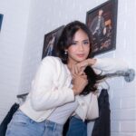 Devon Seron Instagram -