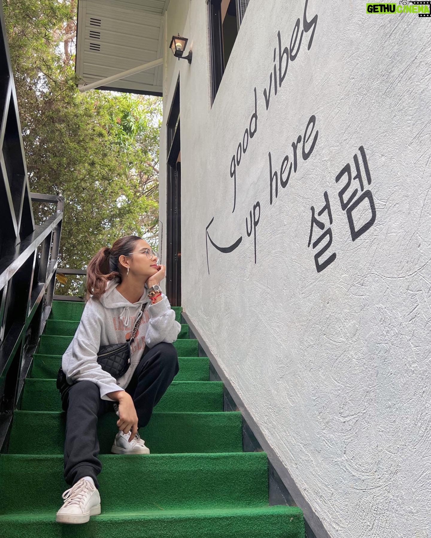 Devon Seron Instagram - A little positivity goes a long way❣️