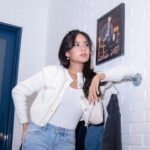 Devon Seron Instagram -