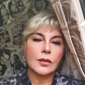 Devrim Yakut Instagram - Sabah beşte uyanıp sekizde full makyaj olanlarda bugün...#sinemaasktir#movie